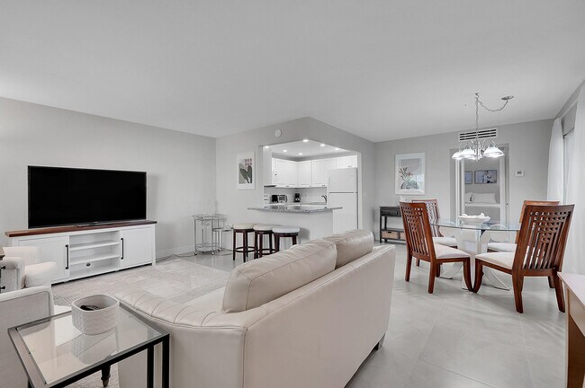 Building Photo - 646 Flanders N