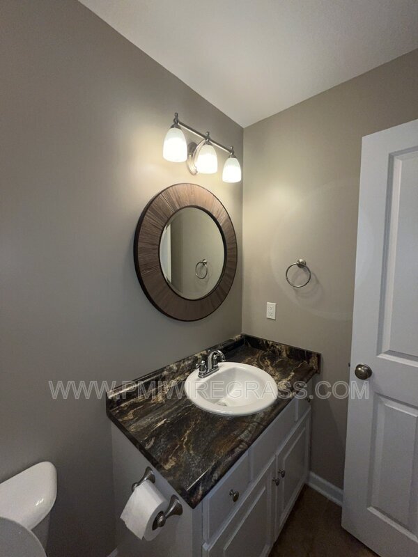 Building Photo - 214 Winterberry Way