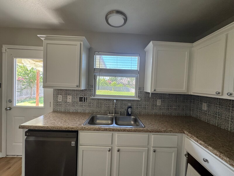 Building Photo - 10149 China Creek Dr