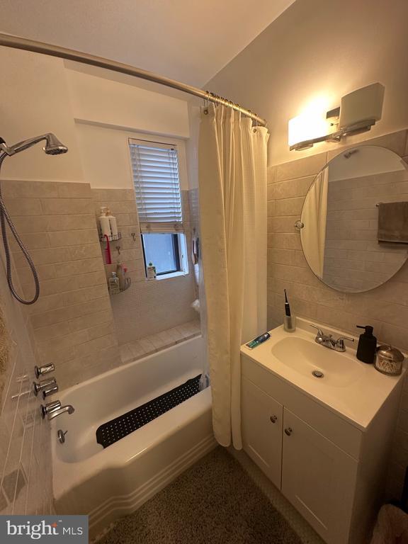 Building Photo - 1 Scott Cir NW