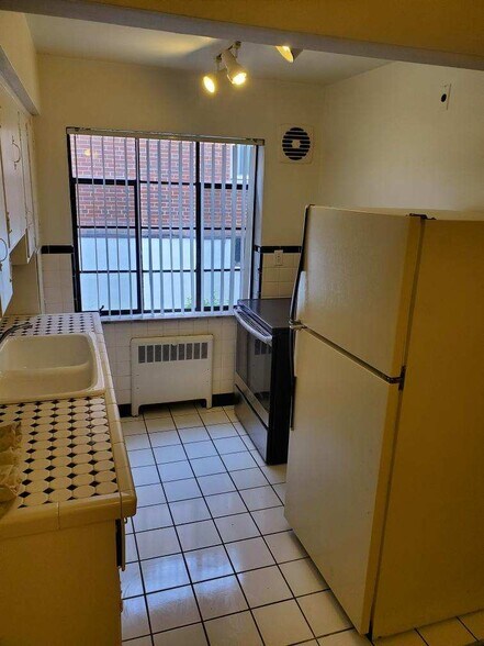 Building Photo - 6132 Dryden ave