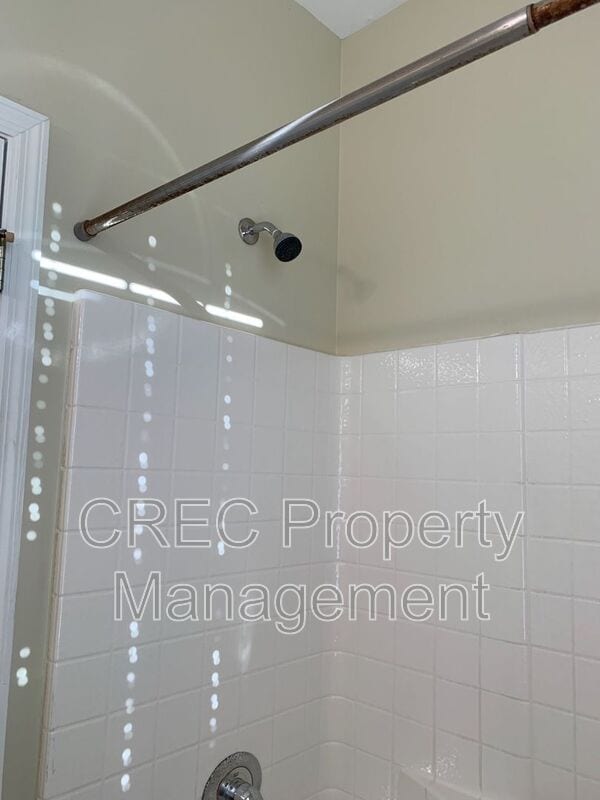 Building Photo - 105 Barberry St