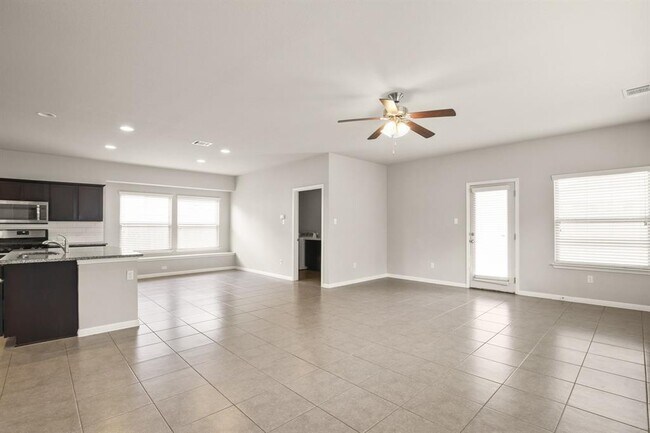 Building Photo - 440 Canadian Springs Dr