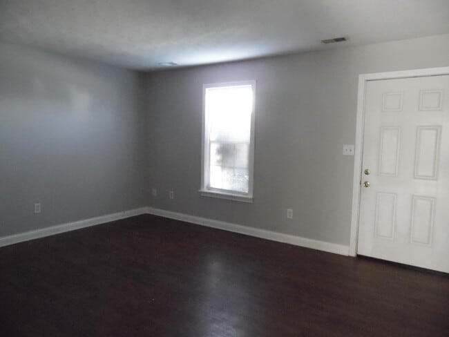 Building Photo - 925 Altamont Ct