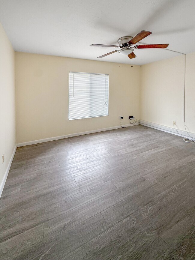 Building Photo - 4701 Lakeside Club Blvd