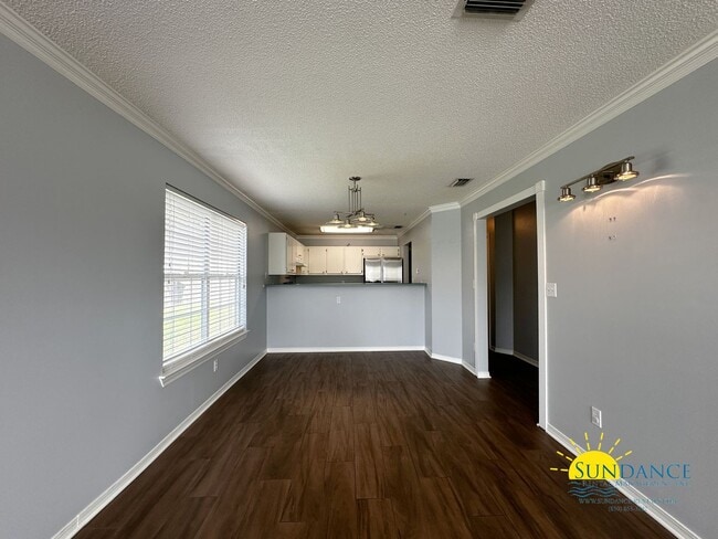 Building Photo - Wonderful 4 Bedroom Home in Fort Walton Beach
