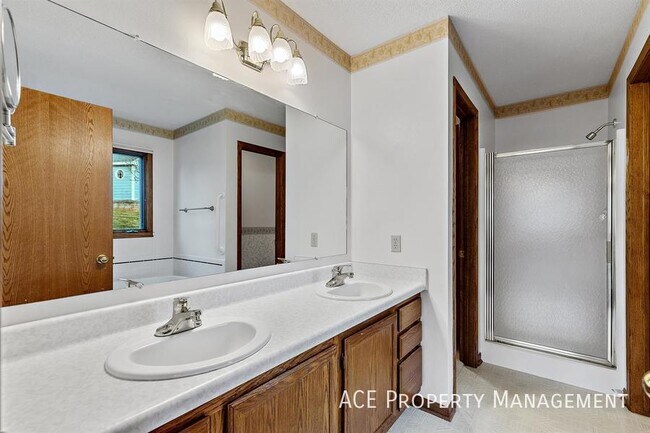 Building Photo - 5116 Stoney Creek Ct