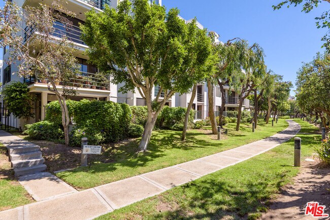 Building Photo - 2960 Neilson Way