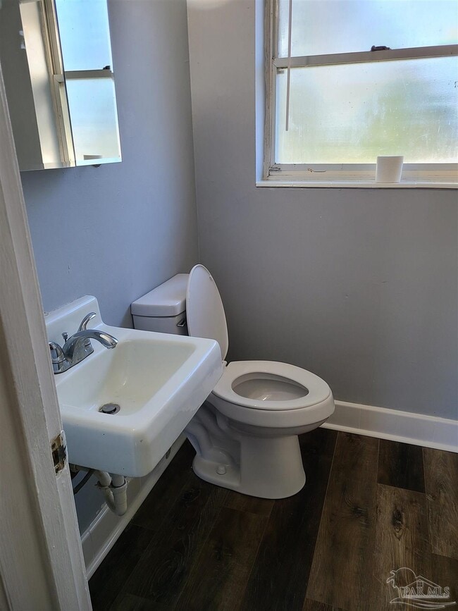 Building Photo - 5549 Mayfair Dr