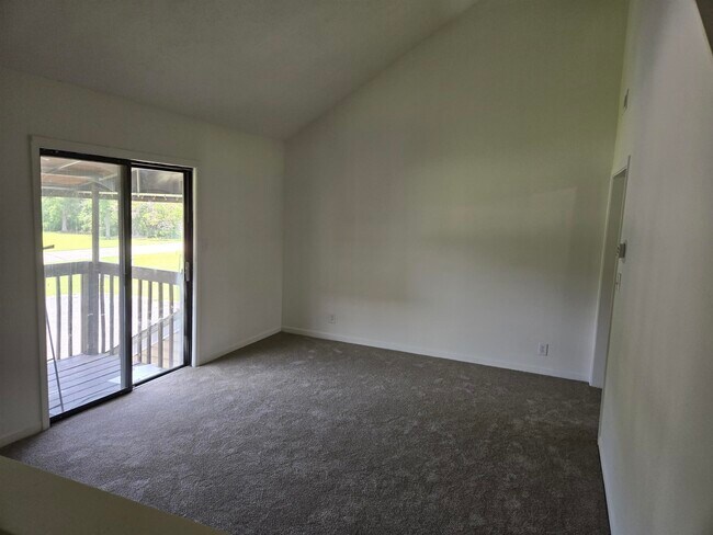 Building Photo - 755 Burcale Rd