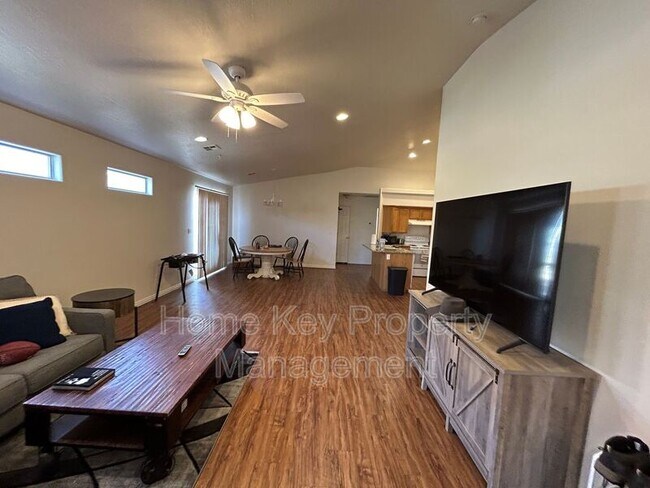 Building Photo - 2056 E Middleton Dr