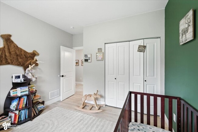Building Photo - 4 BEDROOM | 2 BATHROOMS | 3 CAR GARAGE | M...
