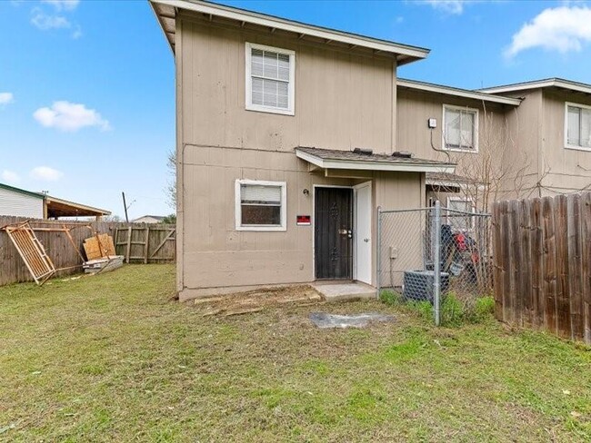 Building Photo - 8412 Garcreek Cir