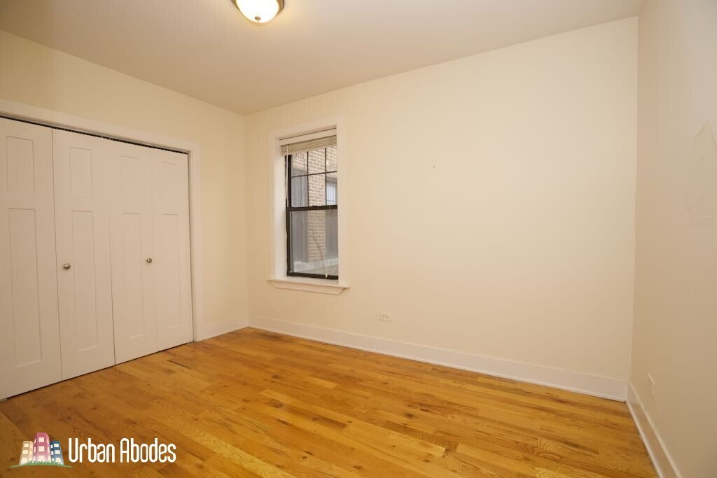 Building Photo - 1446 W Byron St