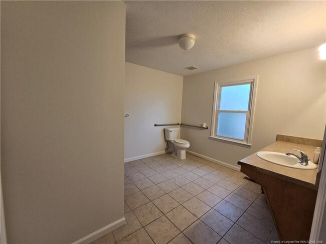 Building Photo - 1606 Gilmore St