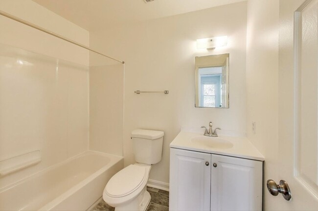 Building Photo - Wonderful on Wilcox Renovated 3+2.5 3 Leve...