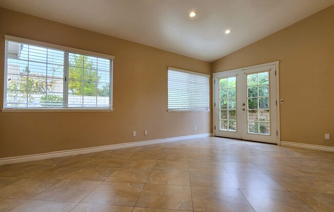 Building Photo - Irvine Single Story Remodeled 2 Bed, 2 Bat...