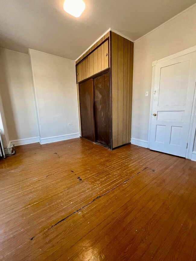 Building Photo - Stunning 3-Bedroom Townhome in Kingsessing! Available mid-April!