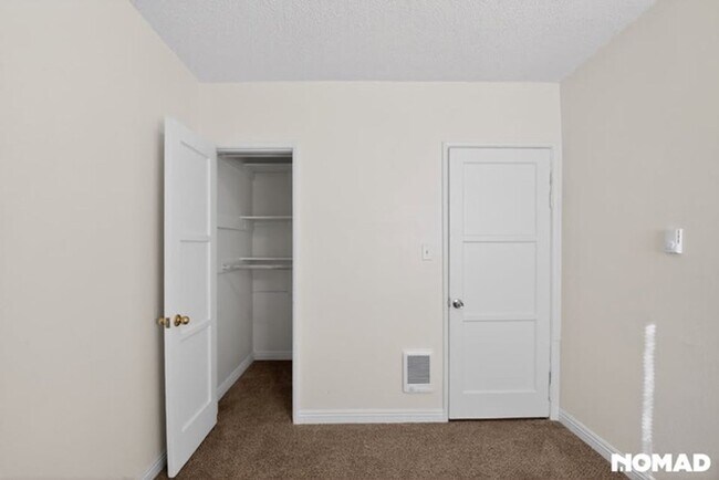Building Photo - Charming 2 Bedroom 1 Bath Apartment For Rent