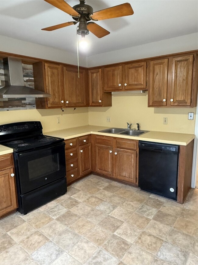 Building Photo - 1521 Crestmont St