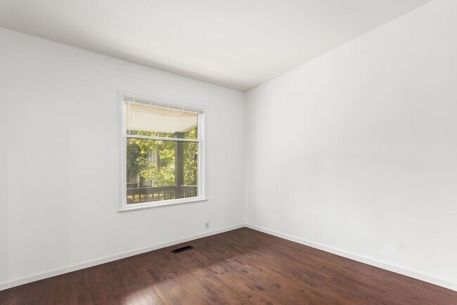 Building Photo - Perfect home in the heart of a great commu...