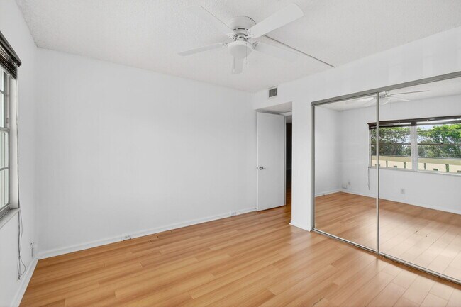 Building Photo - 1501 Cayman Way