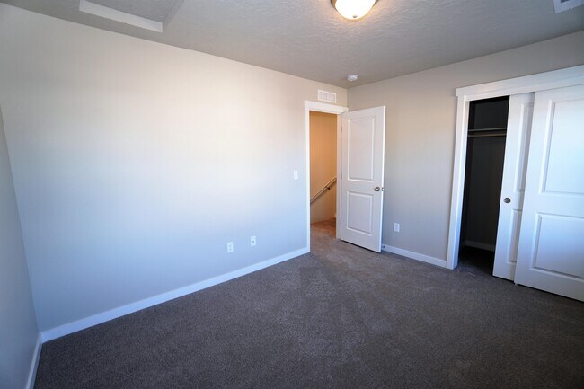 Building Photo - 5928 S Jessenia Ln