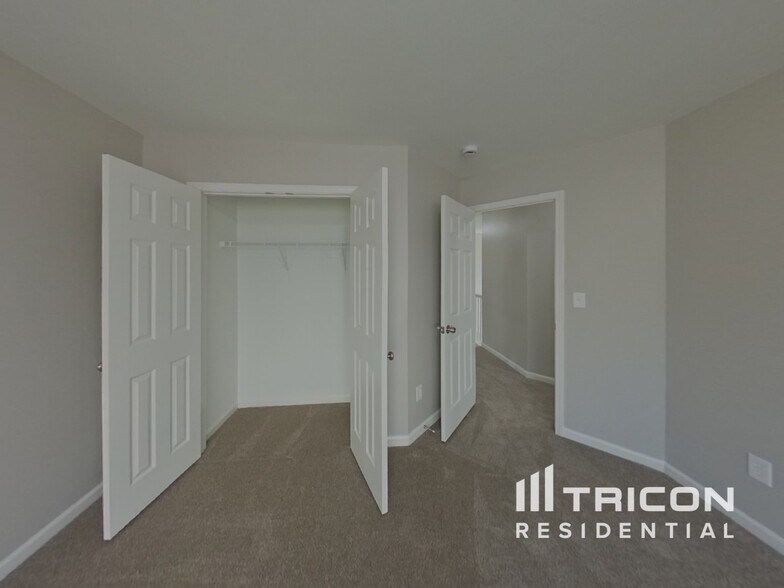 Building Photo - 175 Settlers Grove Ln