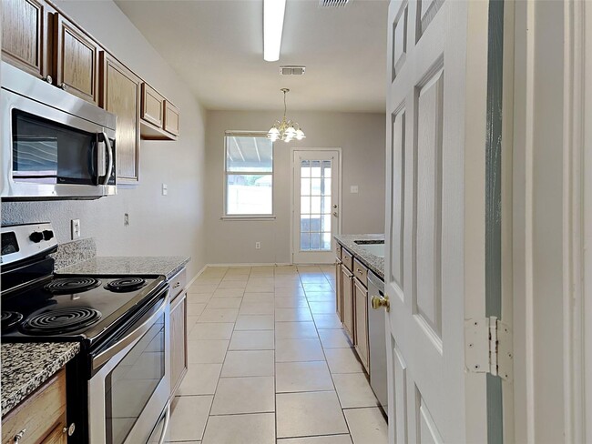 Building Photo - Freshly Updated, Move-In Ready, and Waiting for You!