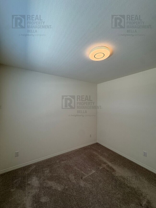 Building Photo - Spacious Corner Lot Home in Desirable Winchester Community – 4 bed + Large Backyard+ Solar!