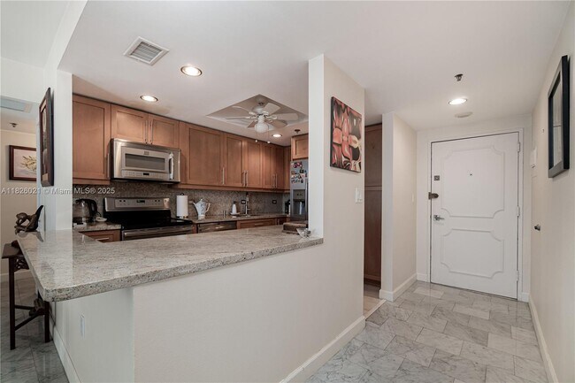 Building Photo - 20515 E Country Club Dr
