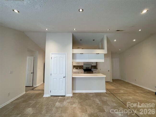 Building Photo - 7368 Rose Terrace Ct