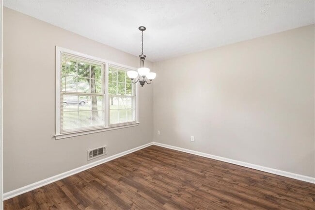 Building Photo - 5146 Bramblewood Dr