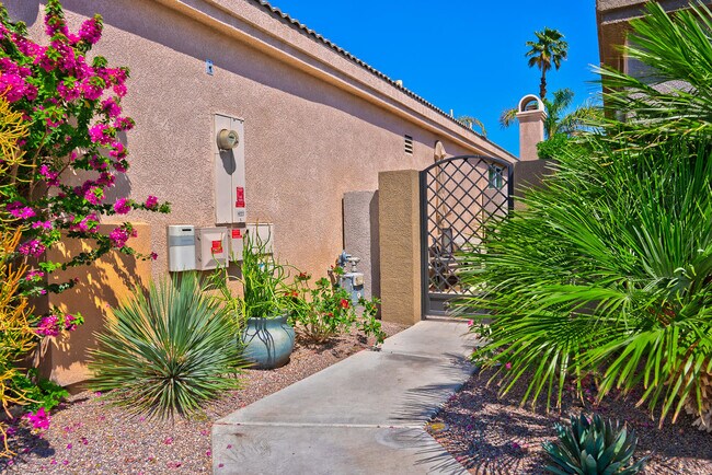 Building Photo - 67718 S Laguna Dr