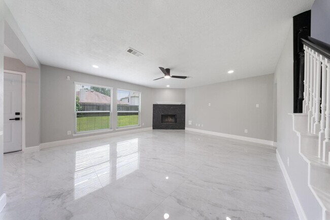 Building Photo - 8311 Sierra Hill Ct