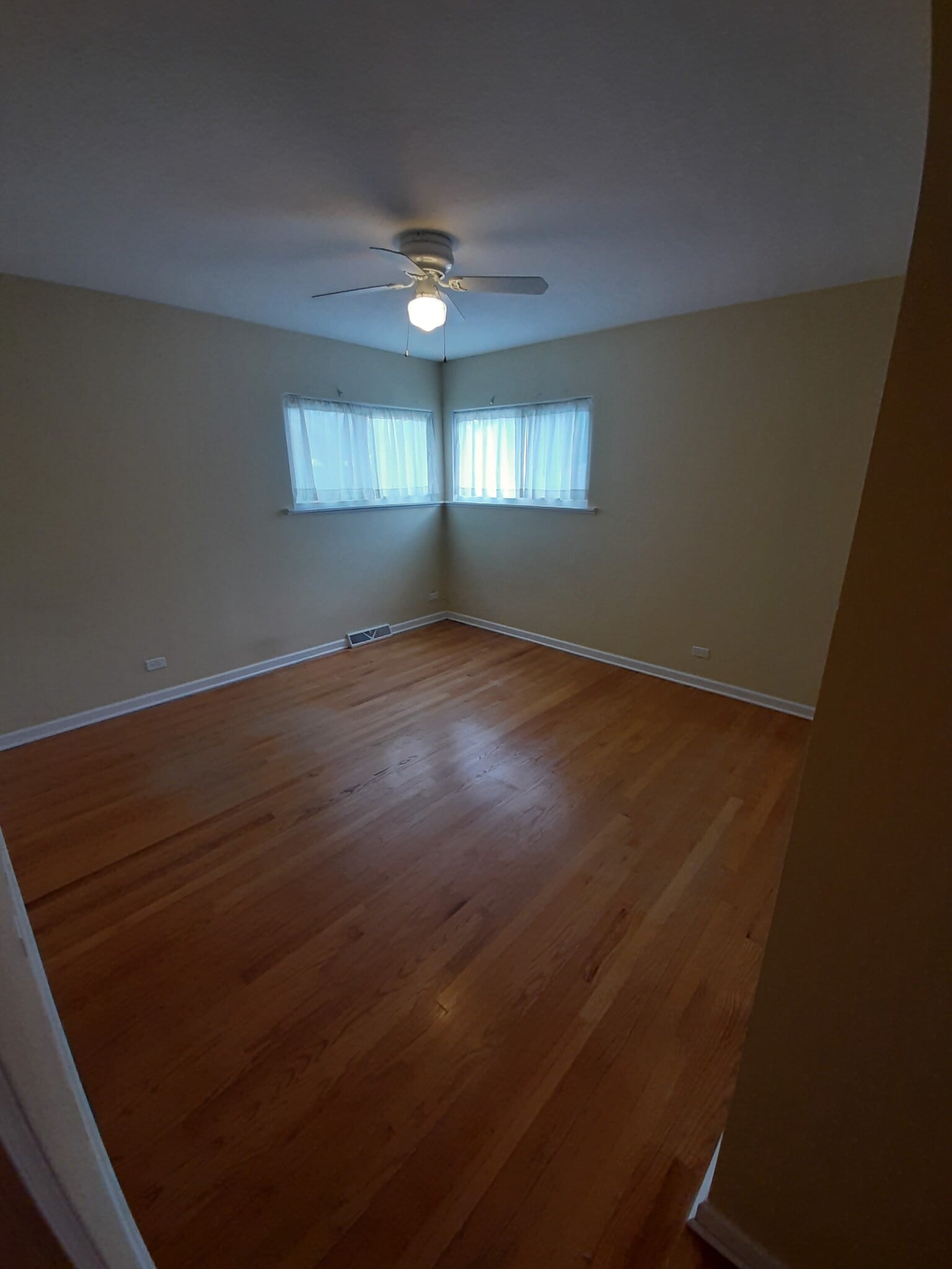 Master Bedroom - 240 Glenview Rd