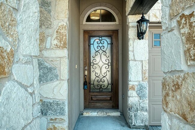 Building Photo - 320 Rock Mill Loop