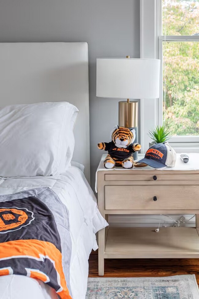 Building Photo - Fully Furnished Luxury Townhome | Walk to Downtown Princeton | 3 Beds | 3.5 Baths