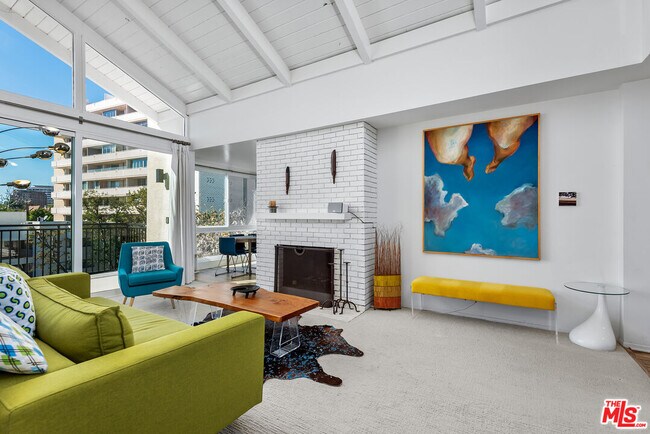 Building Photo - 1340 S Beverly Glen Blvd