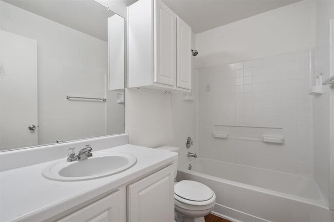 Building Photo - 1015 Glen Meadow Cove