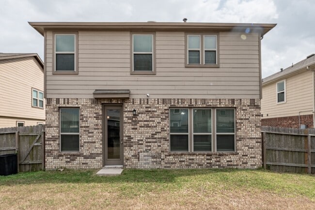 Building Photo - 2518 Boxwood Park