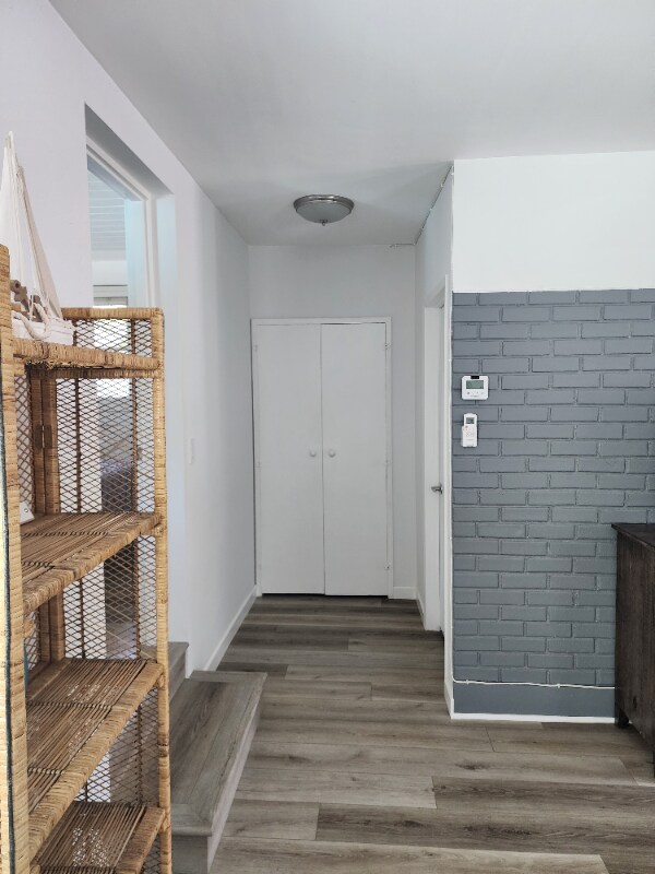 Building Photo - 1112 N Ontare Rd