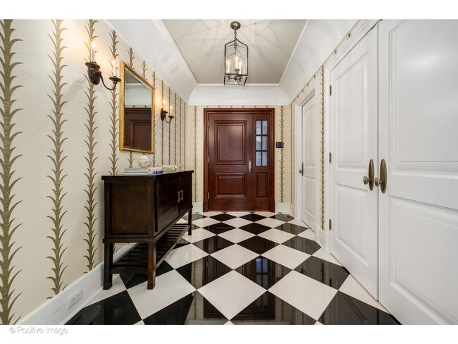 Building Photo - 446 W Huron St