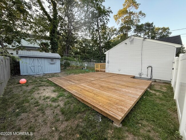 Building Photo - 203 Sunset Ln