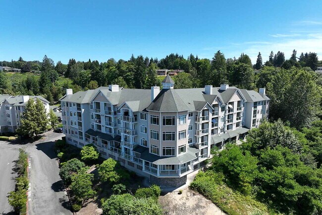 Building Photo - Pinnacle on Lake Washington