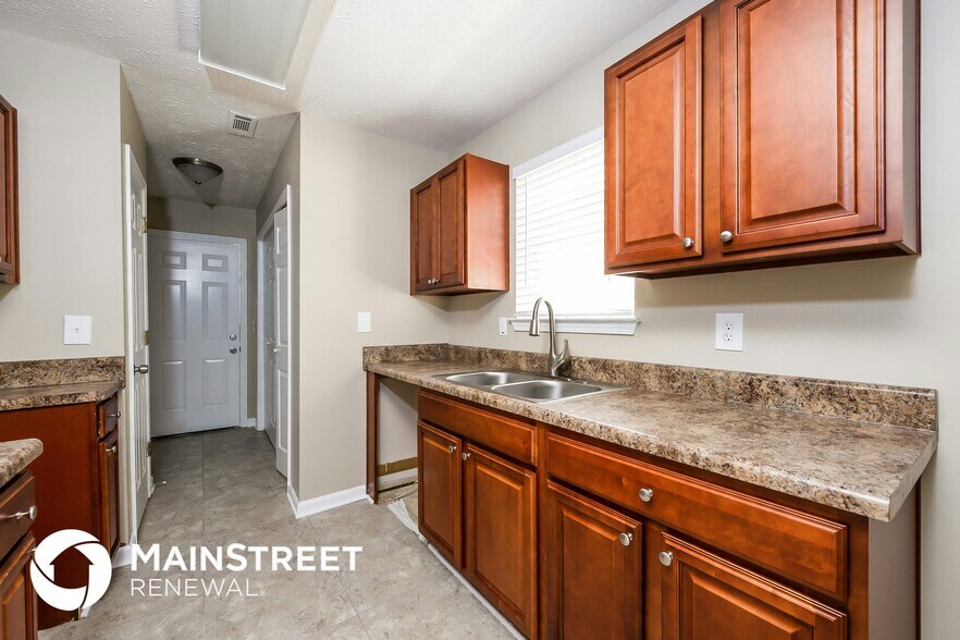 Building Photo - 7975 Trinity Park Dr