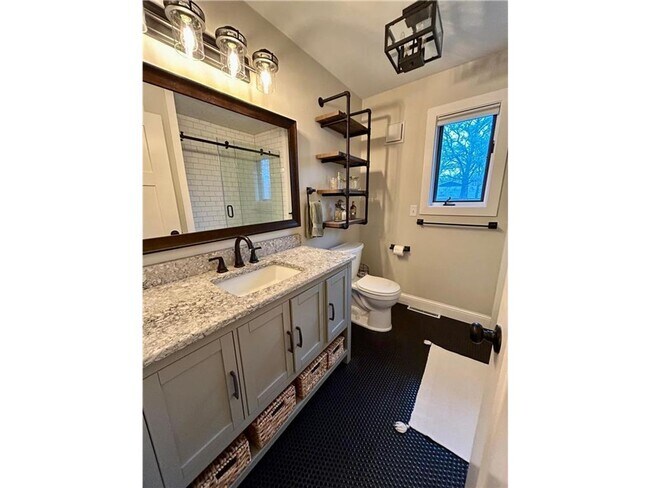 Building Photo - Remodeled 4 bedroom 2 bath 2 car Baxter Home