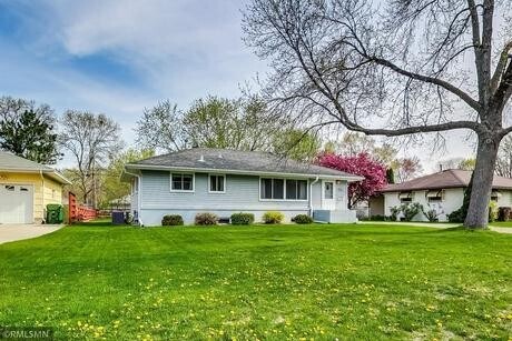 Primary Photo - 3800 Commodore Dr