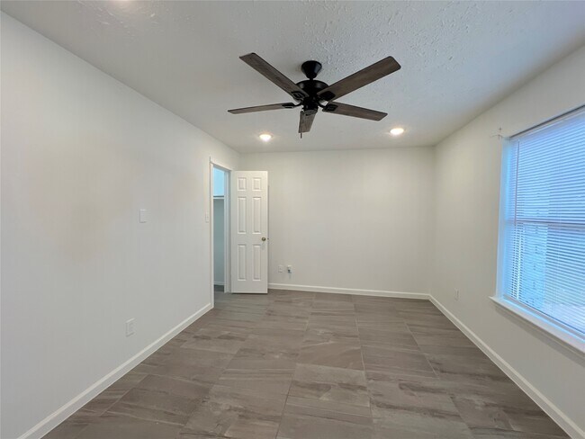 Building Photo - 22206 Silver Morning Ct