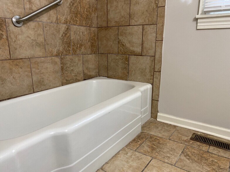 Building Photo - 36 Bryant St